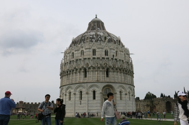 weekend in Toscana battistero pisa