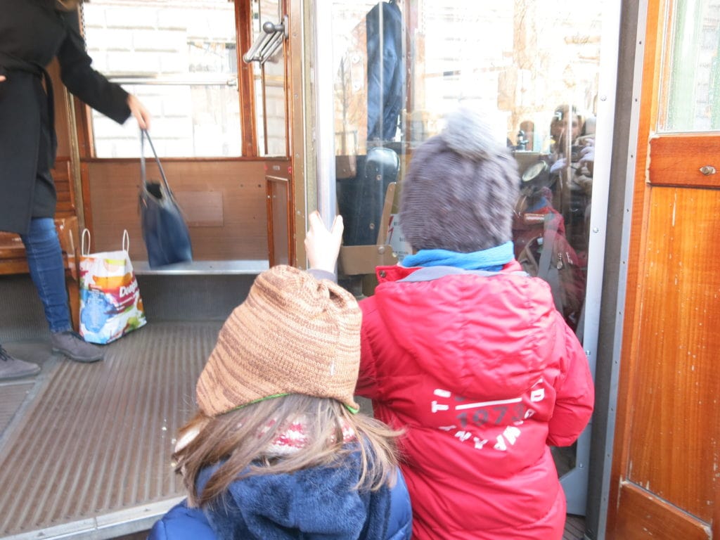 tram storico per scoprire Milano con i bambini