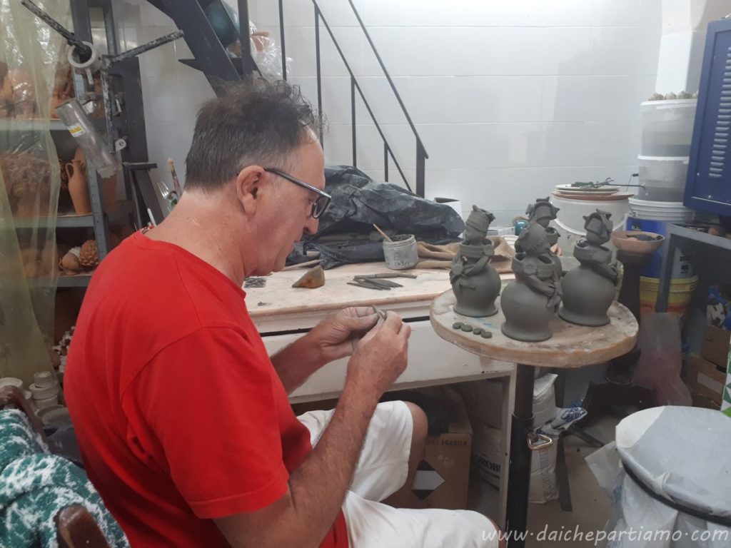 artigiano grottaglie ceramica puglia
