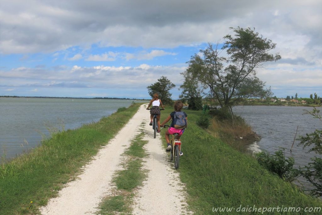 ciclabile laguna di Albarella Vacanza al mare in Veneto