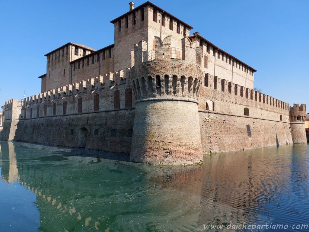 vedere vicino parma fontanellato rocca