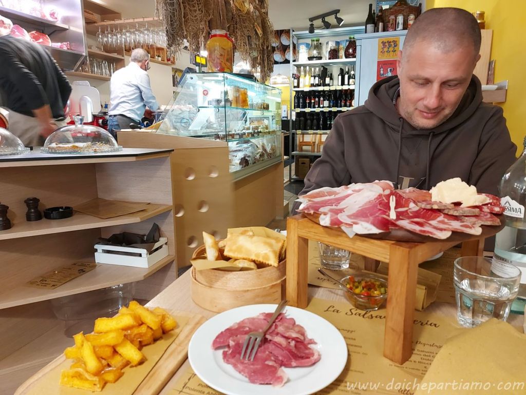 vedere vicino parma salsamenteria cibarium