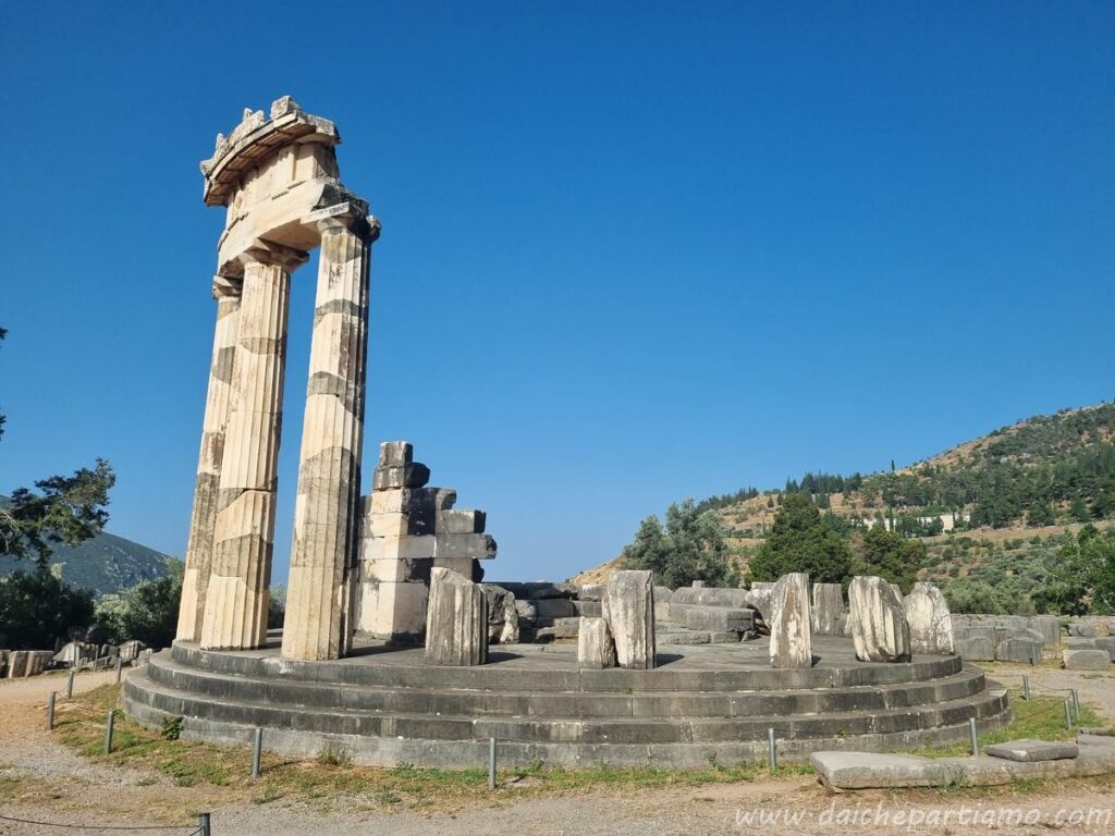 Delfi atene pronaia grecia itinerario