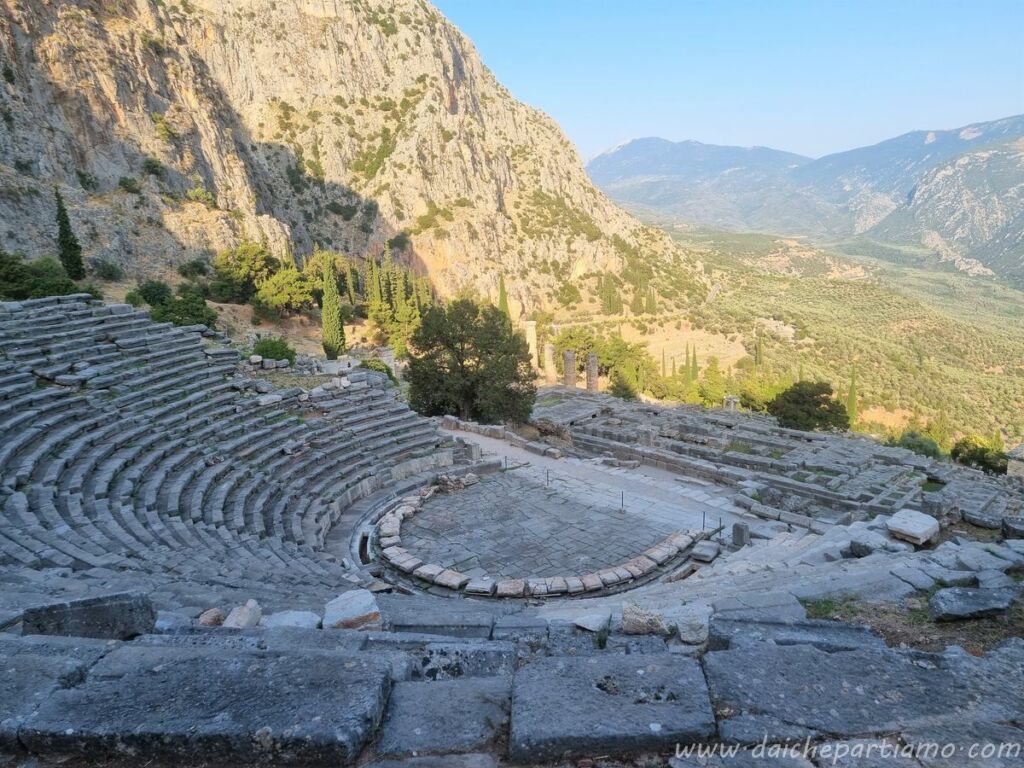 Delfi grecia itinerario