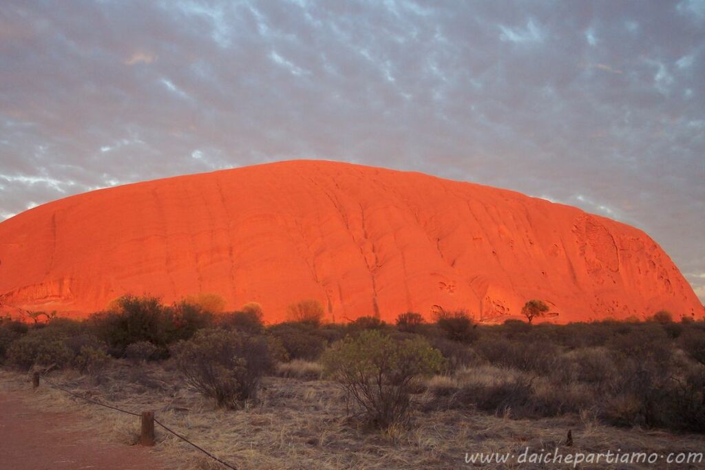 Uluru alba australia