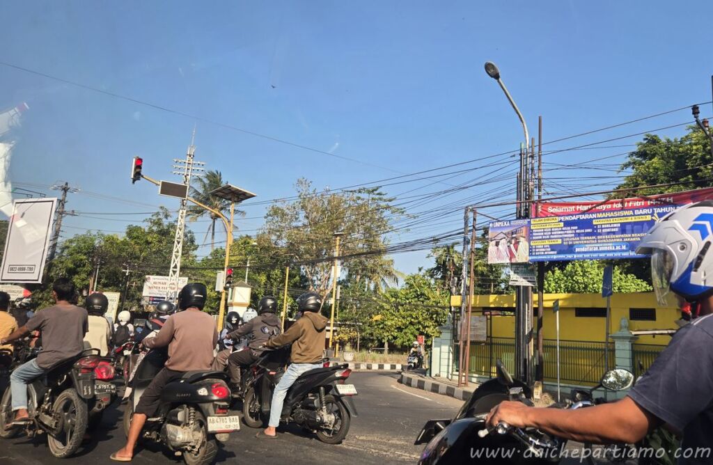 traffico yogyakarta organizzare viaggio indonesia